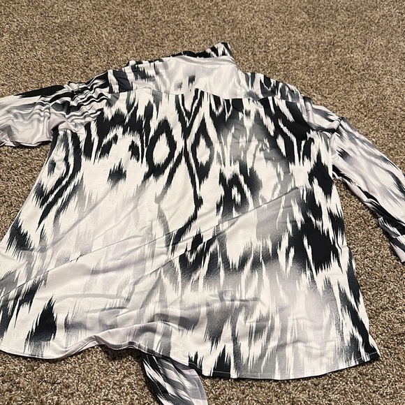 Nygard silky-feel tie-waist 3/4 sleeve collared button-up shirt (M) EUC! - Picture 9 of 9